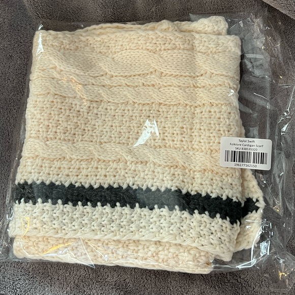 Scarf Taylor Swift Cardigan Stars Scarf Swiftie Official Merch - Picture 3 of 5